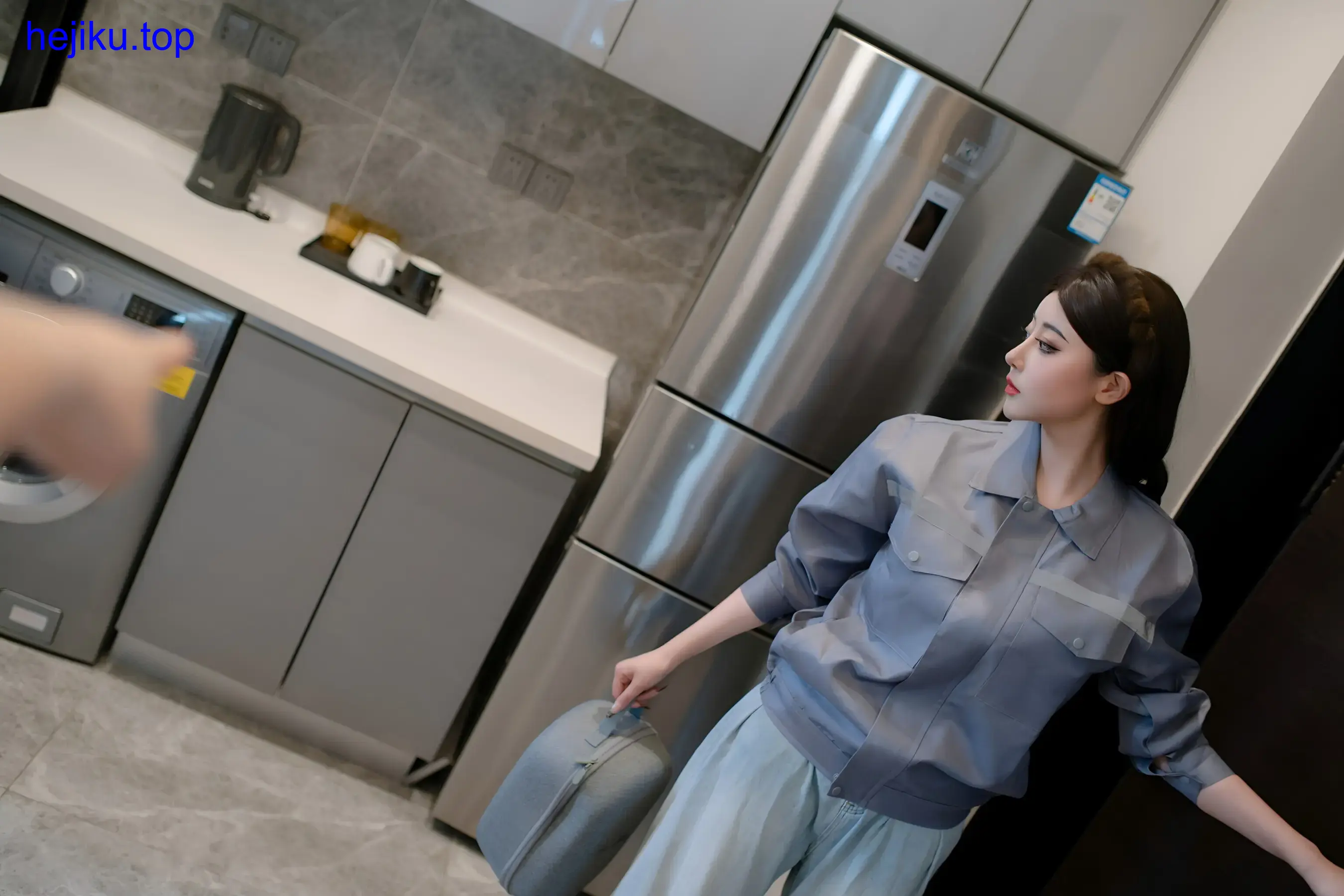 奈汐酱nice短剧全集与COS造型解析，制服穿搭与Vlog幕后一览